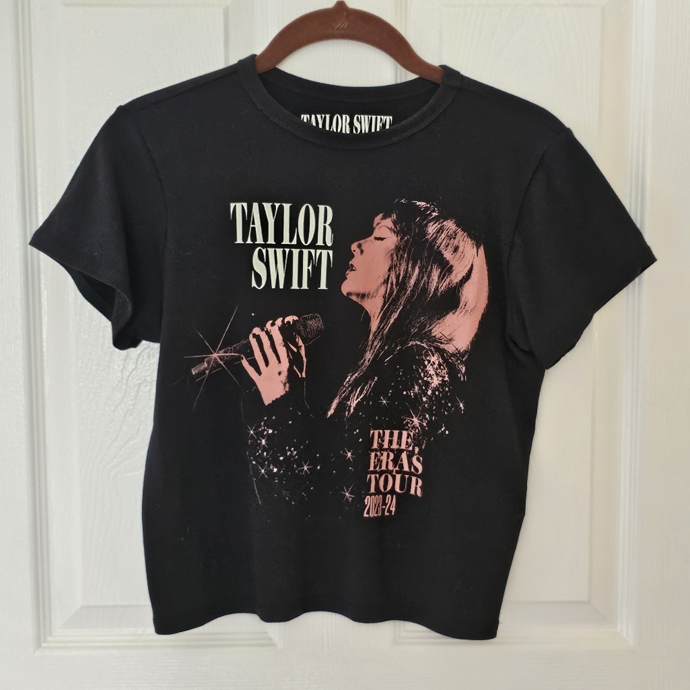 Taylor Swift The Eras Tour Red (Taylor's Version) Live Photo Baby T-Shirt Medium
